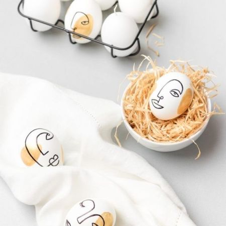 Des œufs de Pâques inspiration Line Art